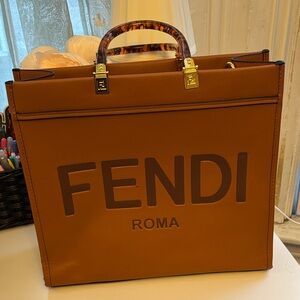 Sophisticated Tan Briefcase with Tortoise Handle